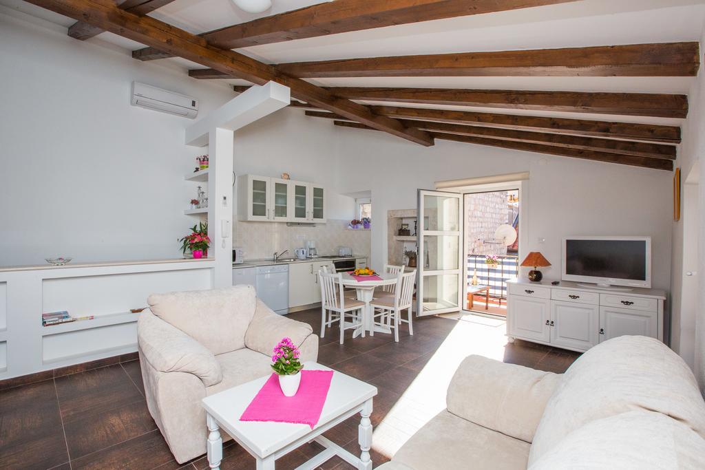 Relaxing Apartment Paulina With Balcony Dubrovnik Room photo
